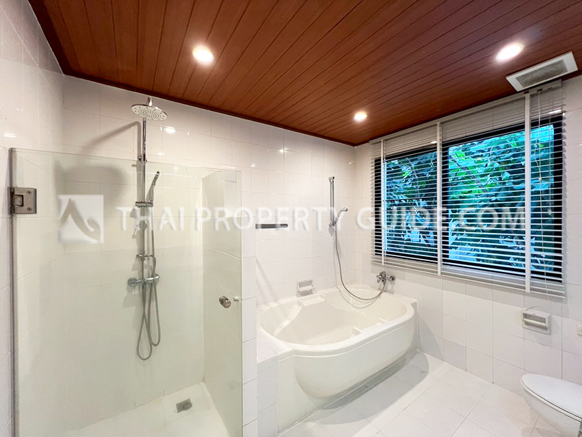 House with Private Pool in Nichada Thani 