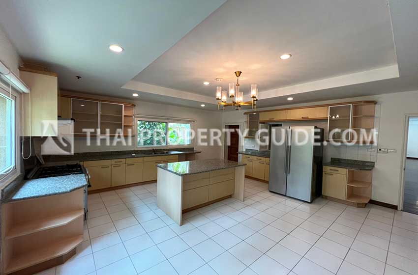 House with Private Pool in Nichada Thani 