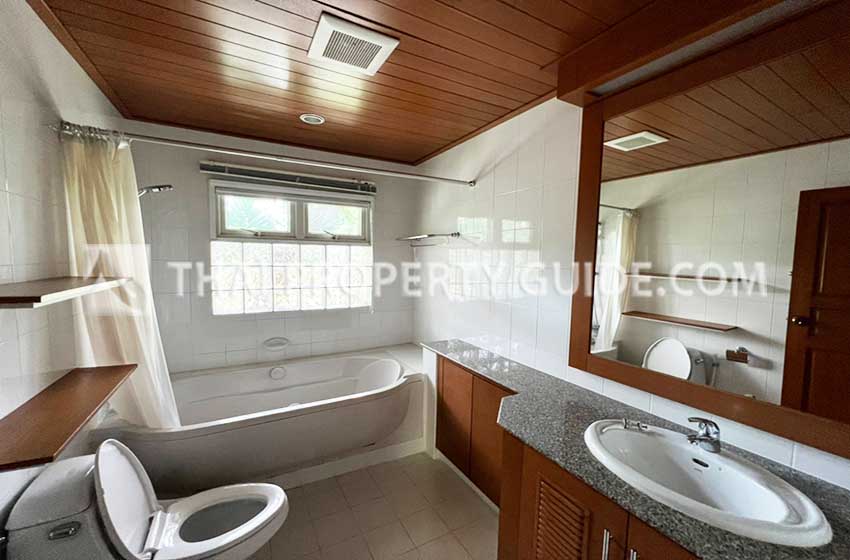 House with Private Pool in Nichada Thani 