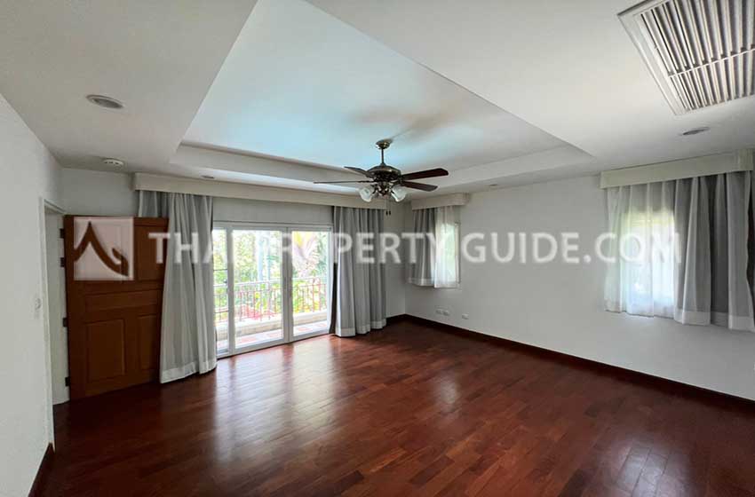 House with Private Pool in Nichada Thani 