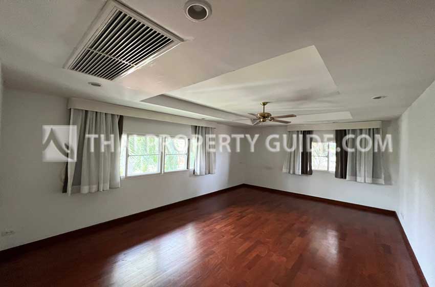 House with Private Pool in Nichada Thani 