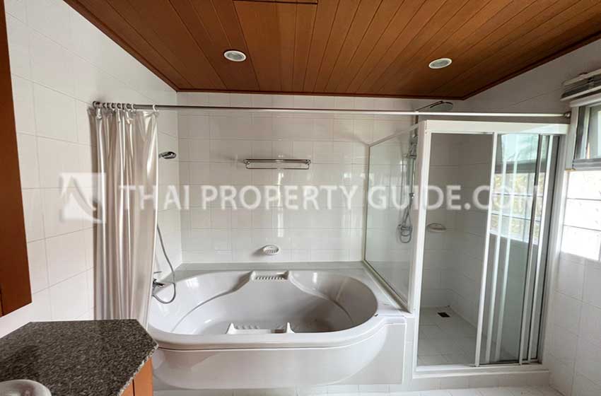 House with Private Pool in Nichada Thani 