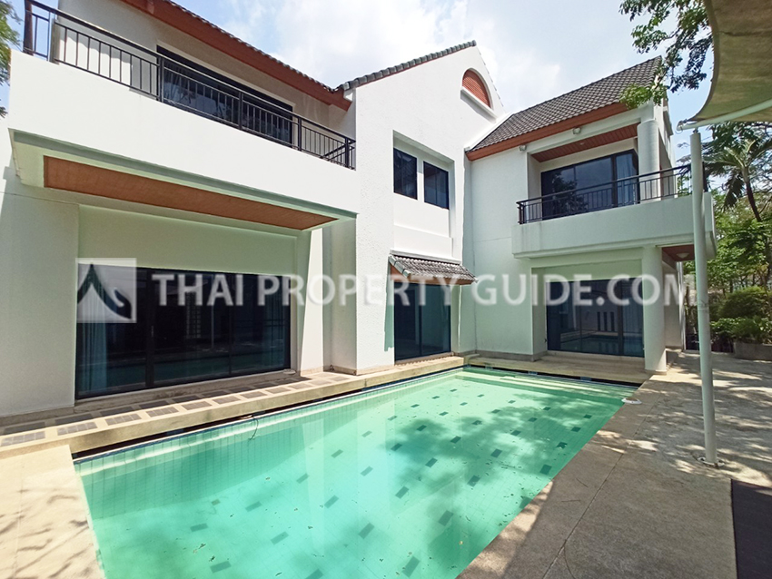 House with Private Pool for rent in Nichada Thani