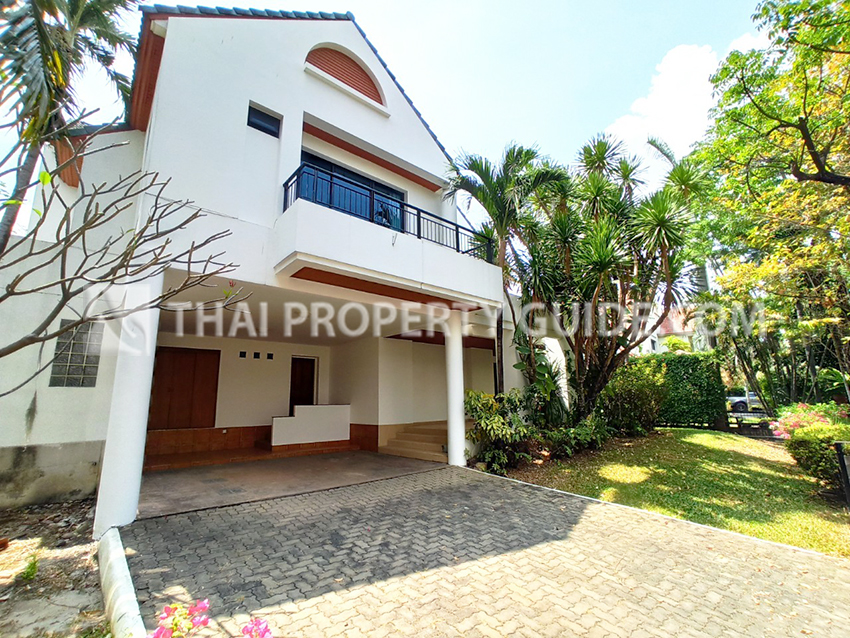 House with Private Pool in Nichada Thani 