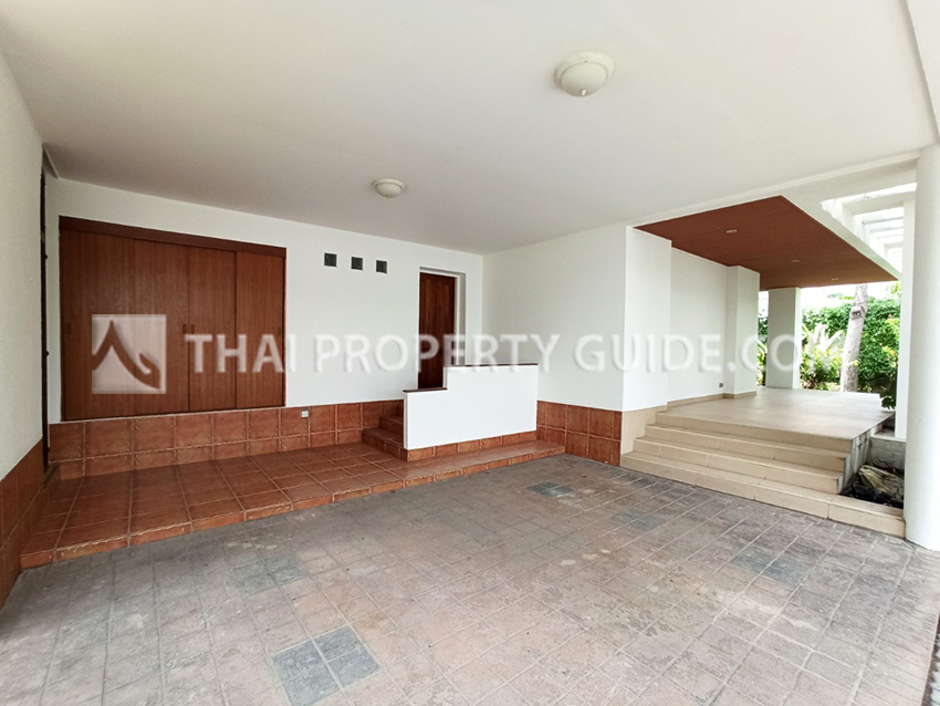 House with Private Pool in Nichada Thani 