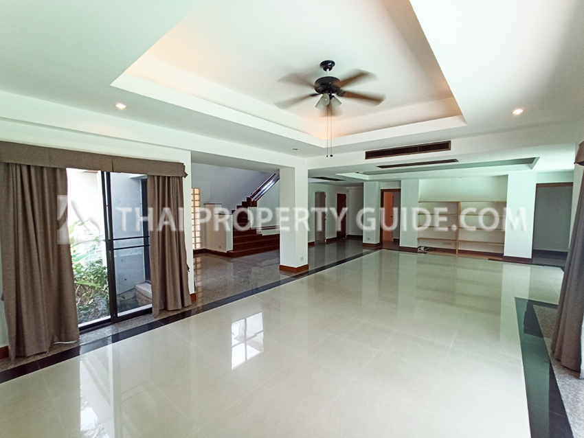House with Private Pool in Nichada Thani 