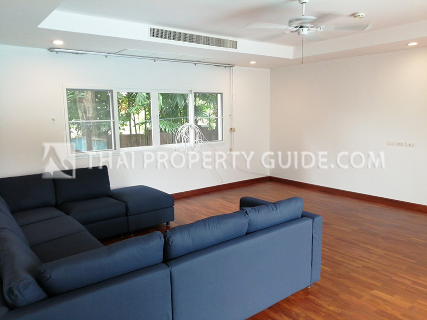 House with Private Pool in Nichada Thani 