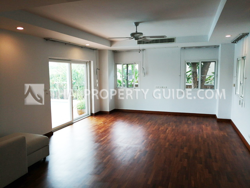 House with Private Pool in Nichada Thani 