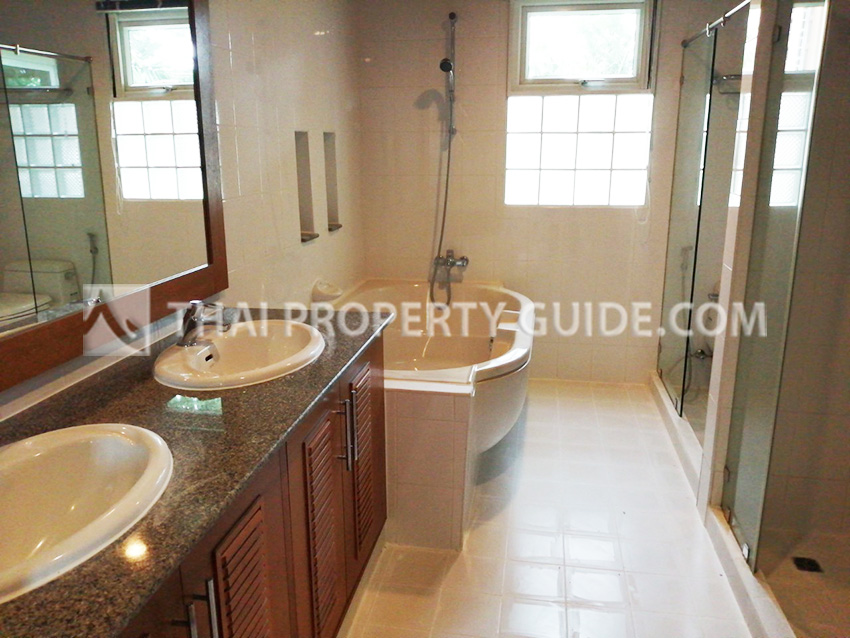 House with Private Pool in Nichada Thani 