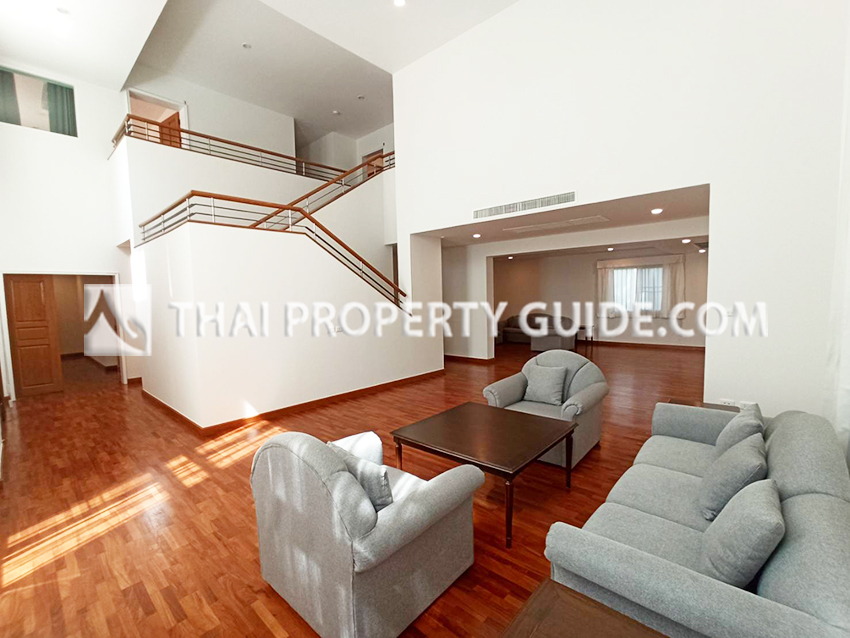 House with Private Pool in Nichada Thani