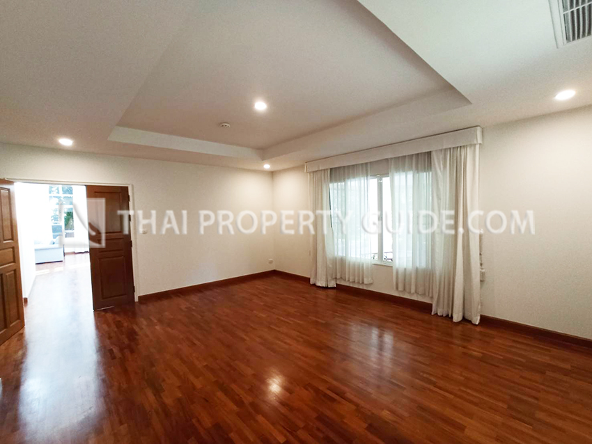 House with Private Pool in Nichada Thani 