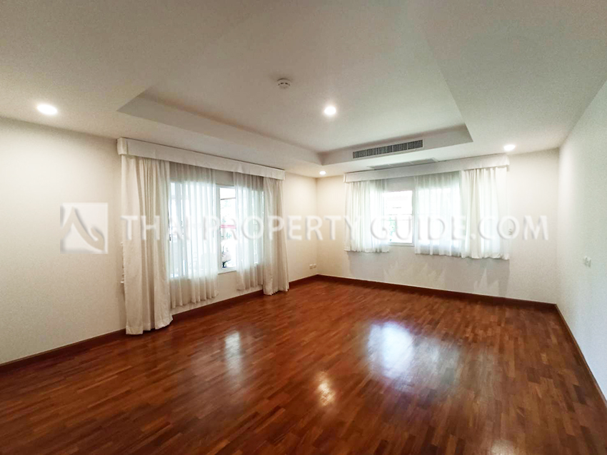 House with Private Pool in Nichada Thani 