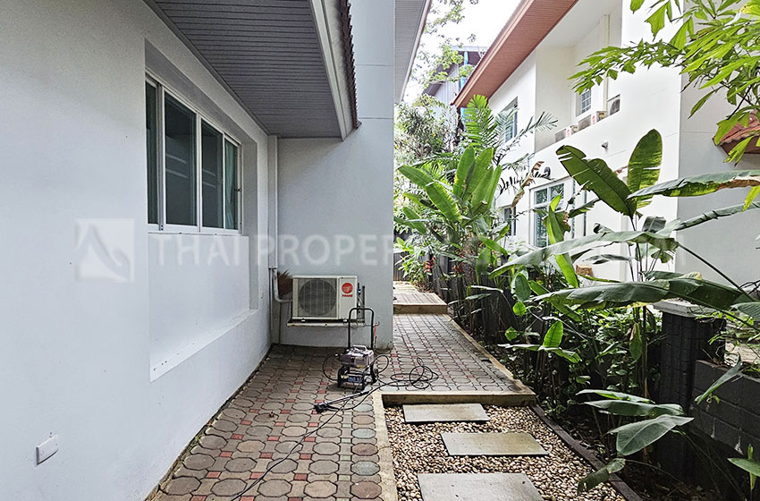 House with Private Pool in Nichada Thani 