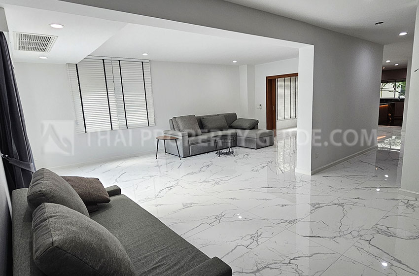 House with Private Pool in Nichada Thani 