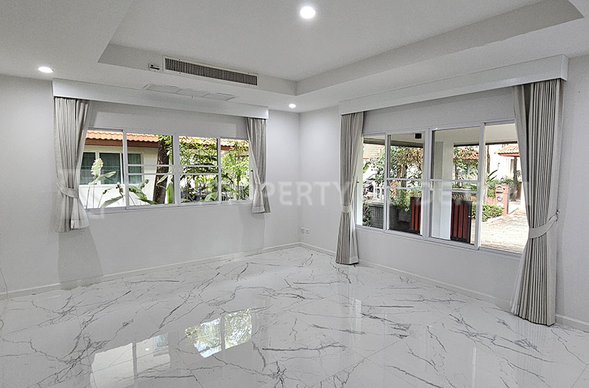 House with Private Pool in Nichada Thani 