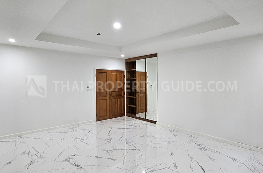 House with Private Pool in Nichada Thani 