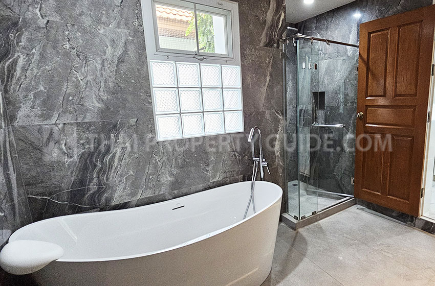 House with Private Pool in Nichada Thani 