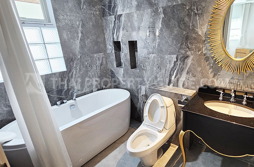 House with Private Pool in Nichada Thani 