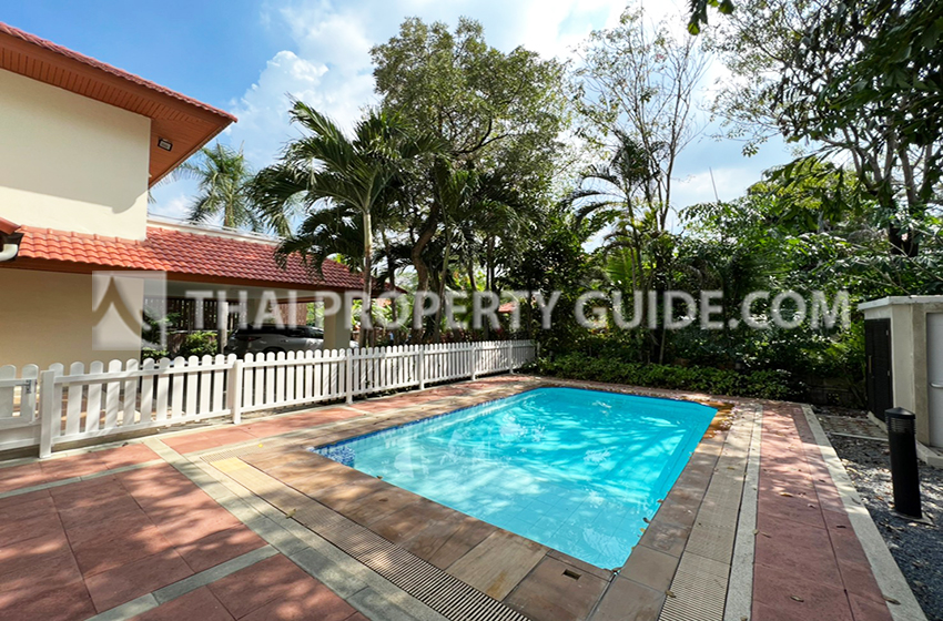 House with Private Pool in Nichada Thani 