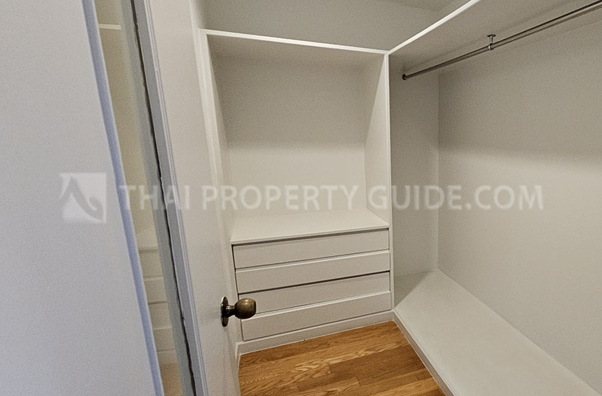 House with Private Pool in Nichada Thani 