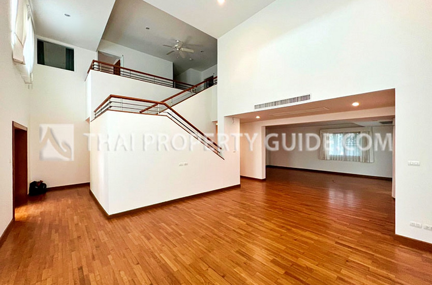 House with Private Pool in Nichada Thani 