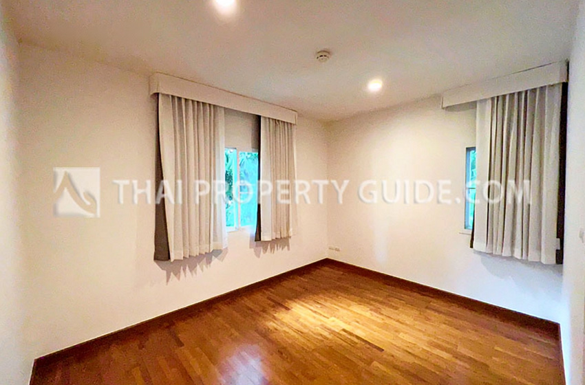 House with Private Pool in Nichada Thani 