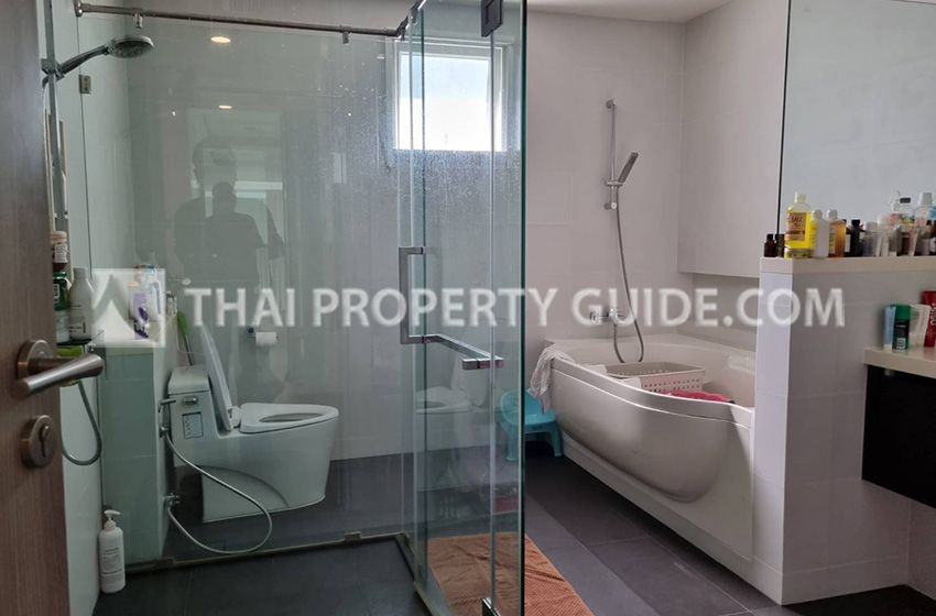 House with Private Pool in Nichada Thani 