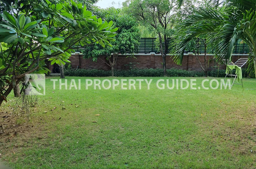 House with Private Pool in Nichada Thani 