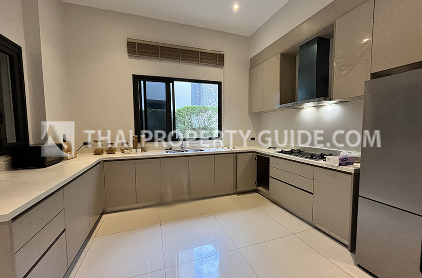 House with Private Pool in Pattanakarn 