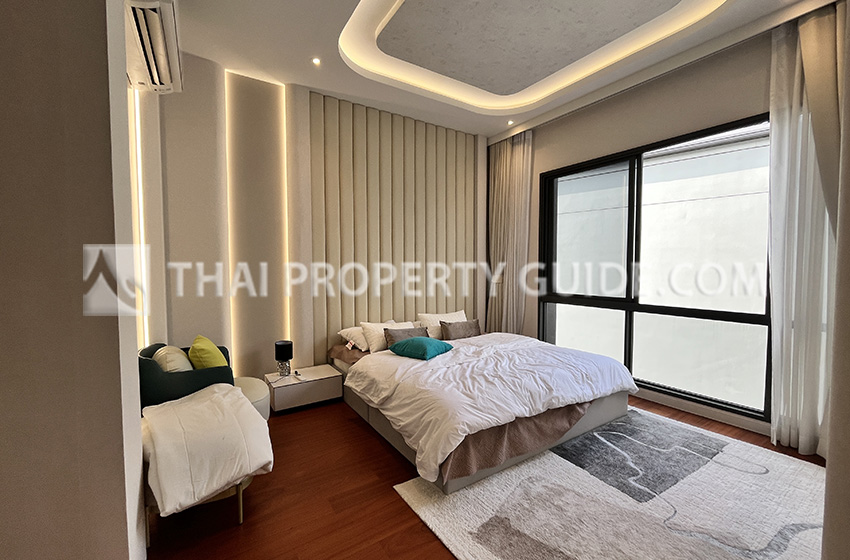 House with Private Pool in Pattanakarn 