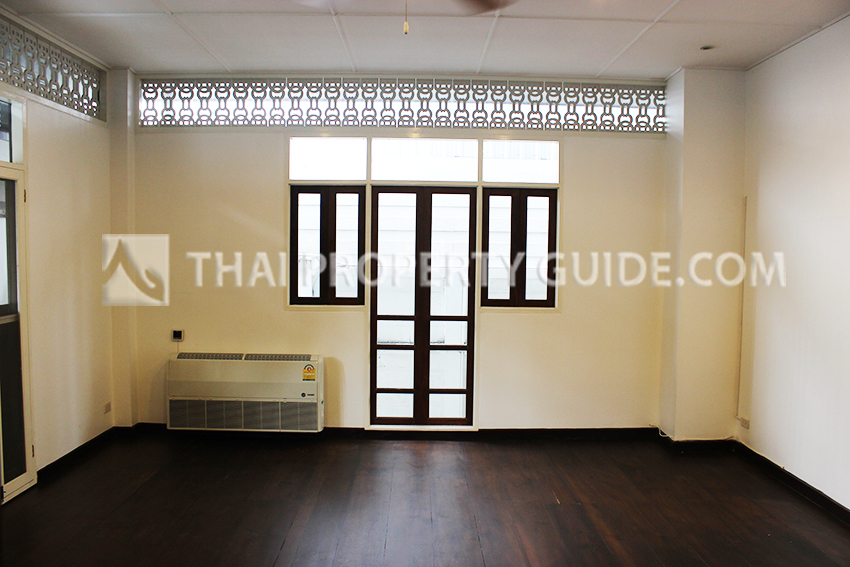 House with Private Pool in Sukhumvit 
