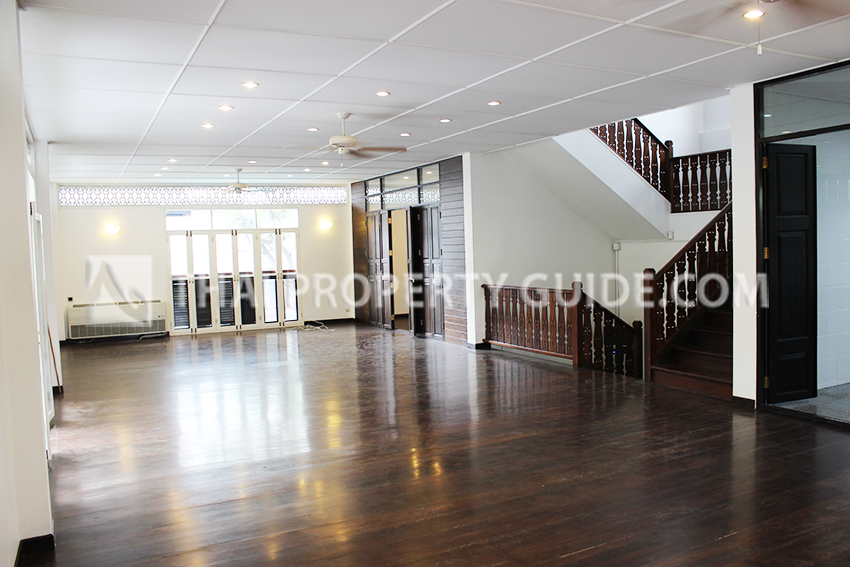 House with Private Pool in Sukhumvit 