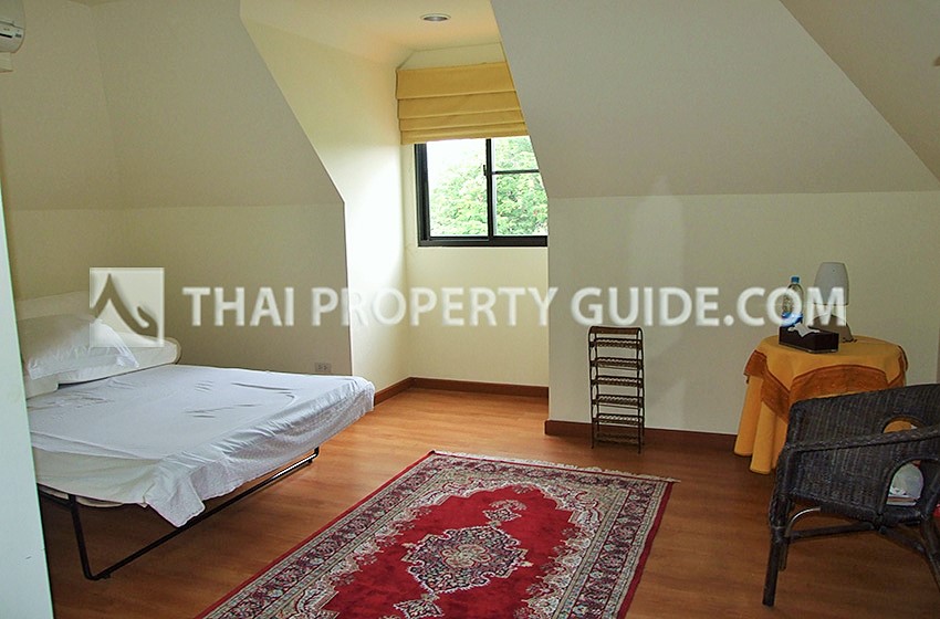 House with Private Pool in Sukhumvit 