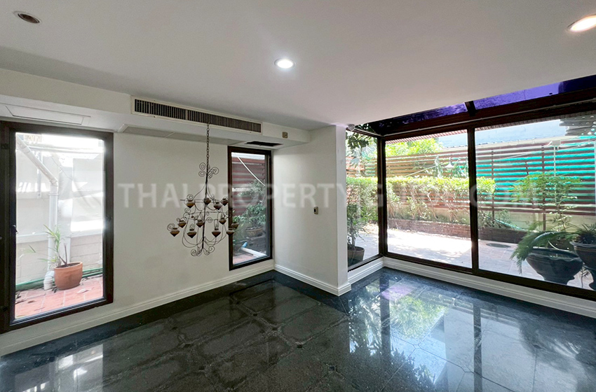 House with Private Pool in Sukhumvit 