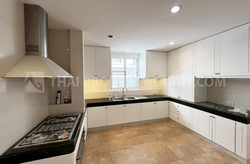 House with Private Pool in Sukhumvit 