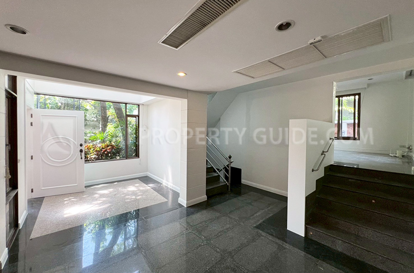 House with Private Pool in Sukhumvit 
