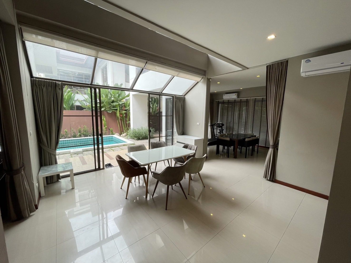 House with Private Pool in Sukhumvit 