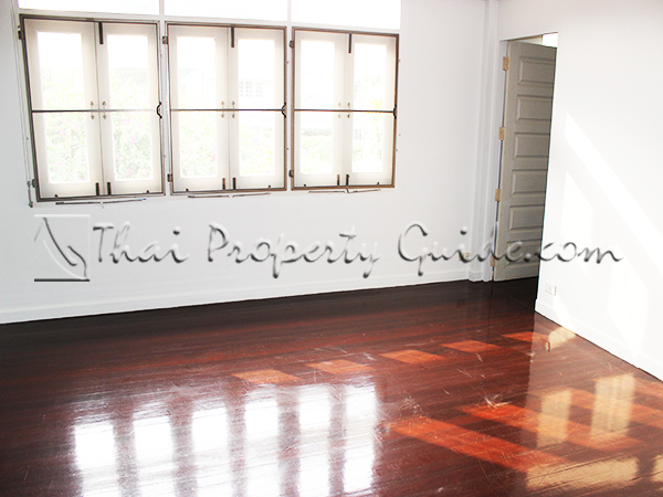 House with Private Pool in Sukhumvit 