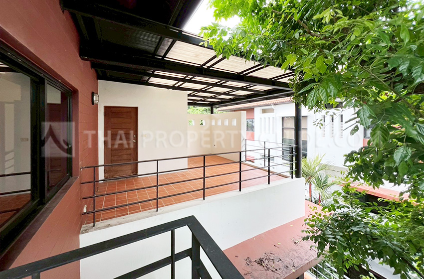 House with Private Pool in Sukhumvit 