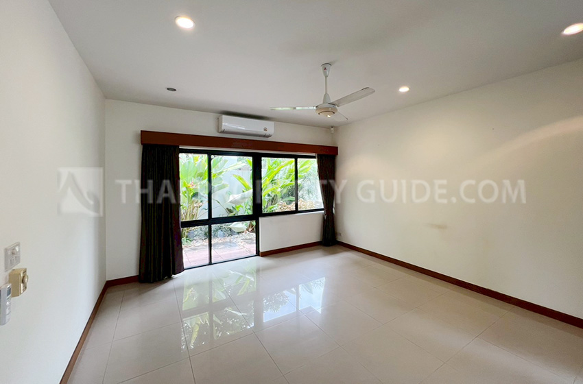 House with Private Pool in Sukhumvit 