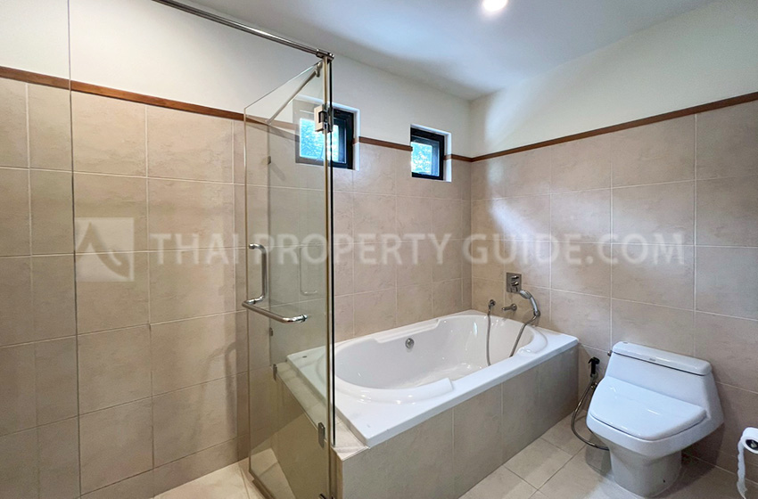 House with Private Pool in Sukhumvit 