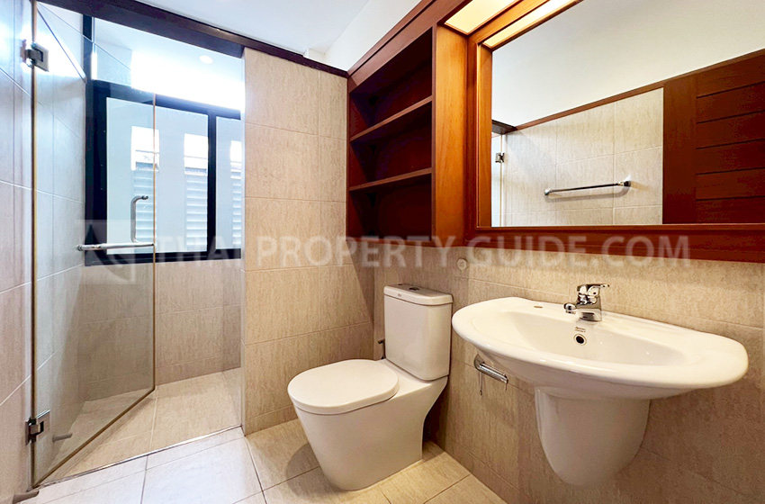House with Private Pool in Sukhumvit 