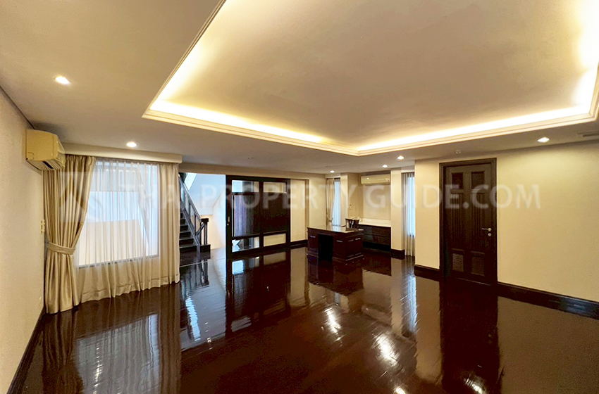 House with Private Pool in Sukhumvit 