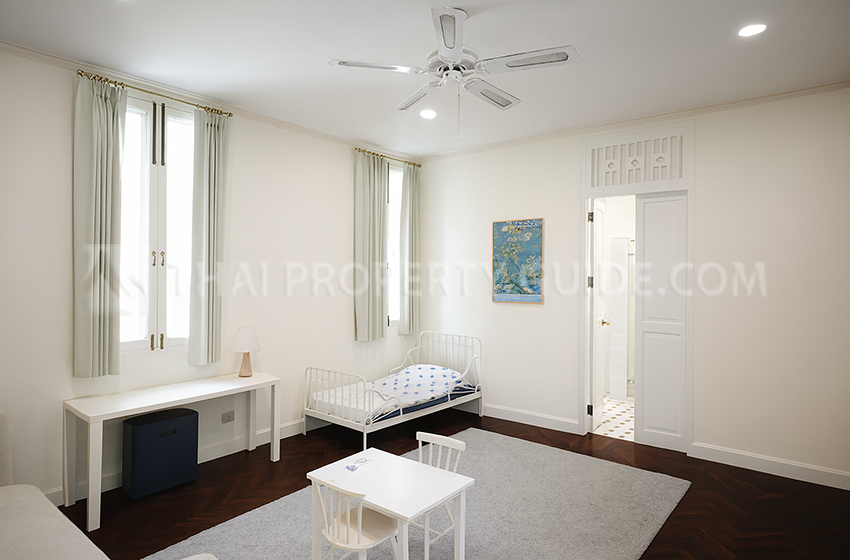 House with Private Pool in Sukhumvit 