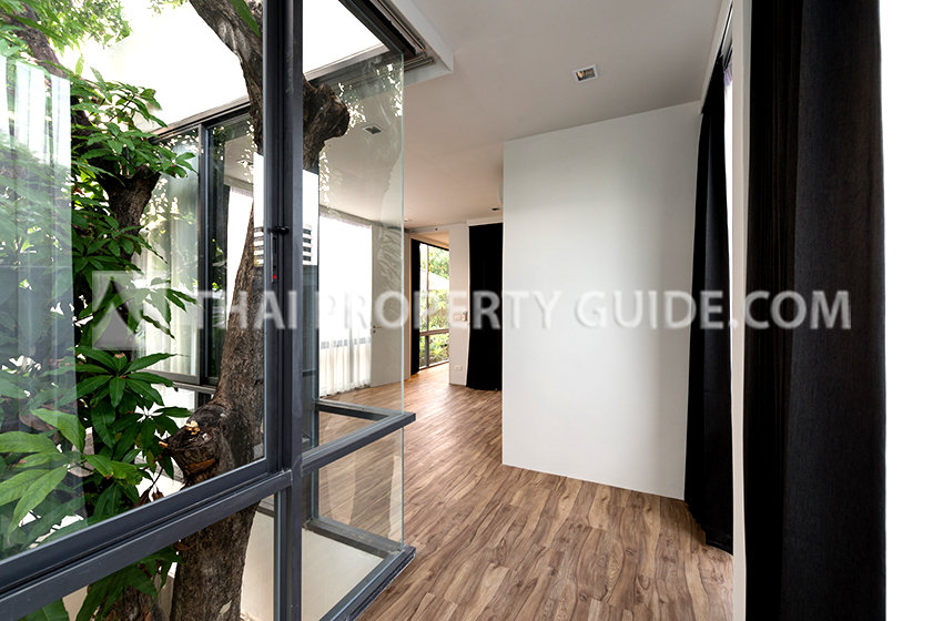 House with Private Pool in Sukhumvit 