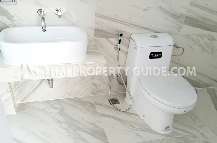 House with Private Pool in Sukhumvit 