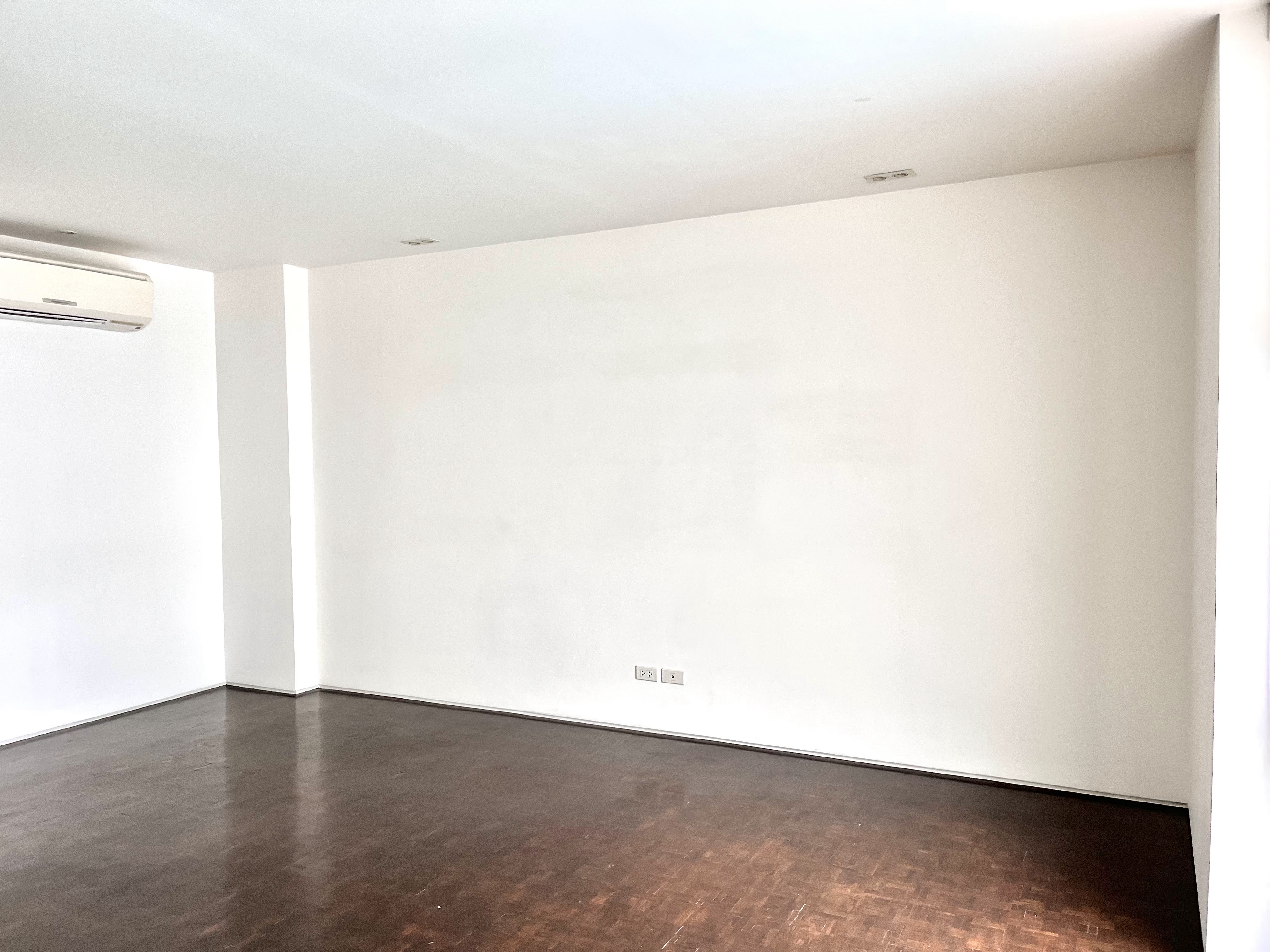 House with Private Pool in Sukhumvit 