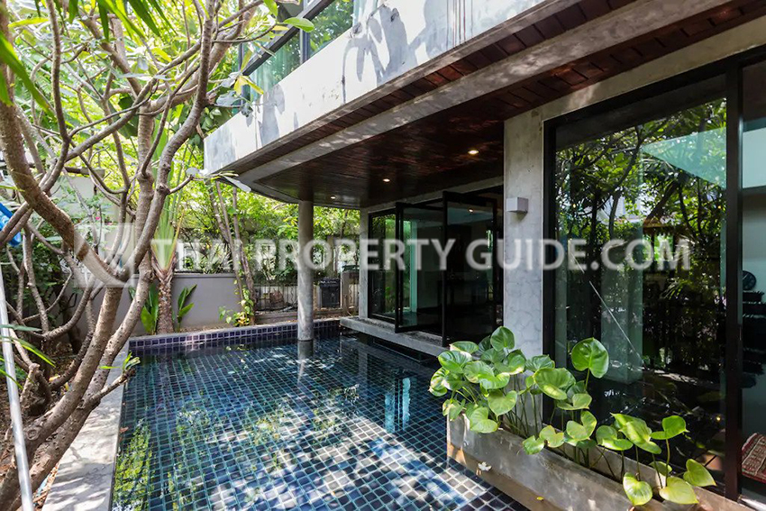 House with Private Pool in Sukhumvit 