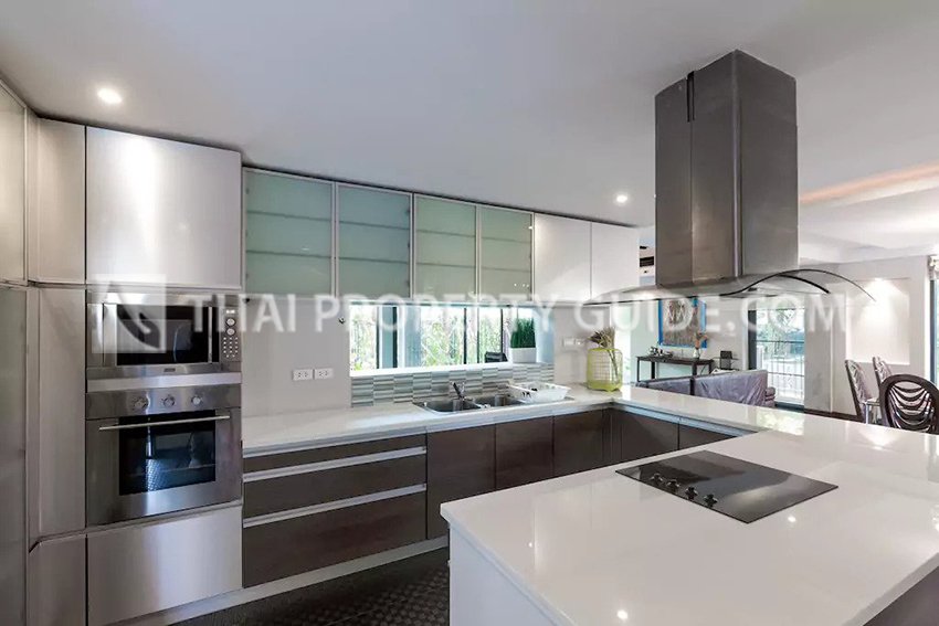 House with Private Pool in Sukhumvit 