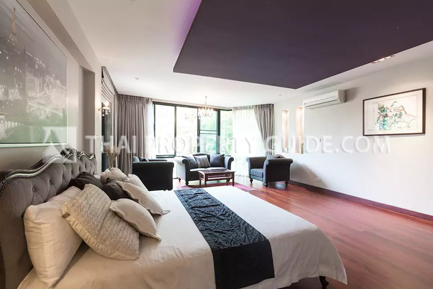 House with Private Pool in Sukhumvit 